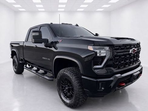 Used 2024 Chevrolet Silverado 2500 ZR2 w/ Technology Package AWD/4WD image 5