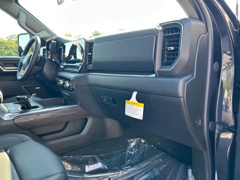 New 2026 GMC Sierra 2500 SLT w/ SLT Premium Package image 29