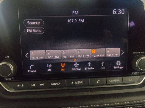 Used 2022 Nissan Rogue SV FWD image 25