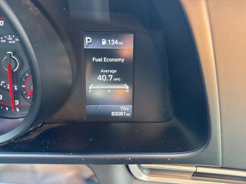 Used 2022 Hyundai Elantra SEL FWD image 19