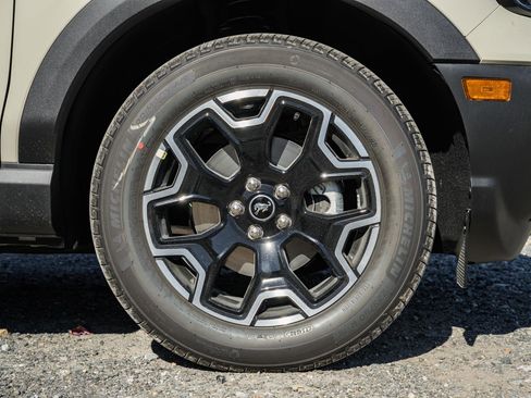 New 2025 Ford Bronco Sport Outer Banks w/ Outer Banks Tech Package+ image 18