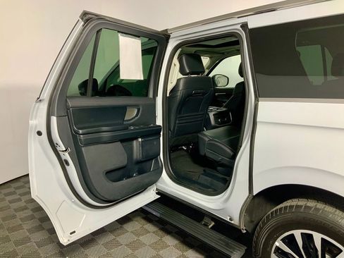 Used 2025 Ford Expedition Max Platinum AWD/4WD image 33