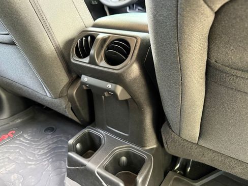 Certified 2024 Jeep Gladiator Sport image 41