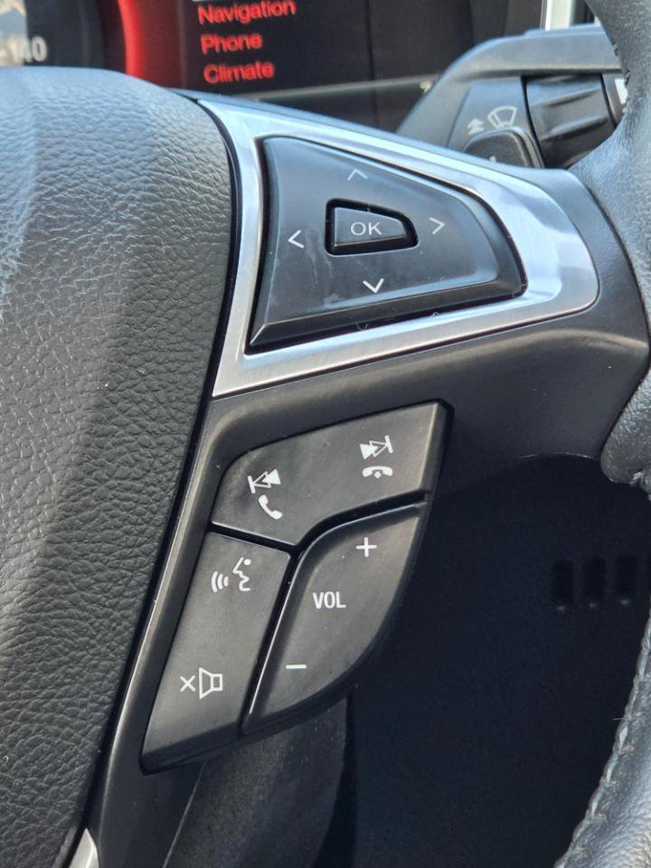 Used 2015 Ford Fusion SE w/ Equipment Group 202A AWD/4WD image 18