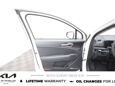 New 2026 Kia Sportage EX image 9