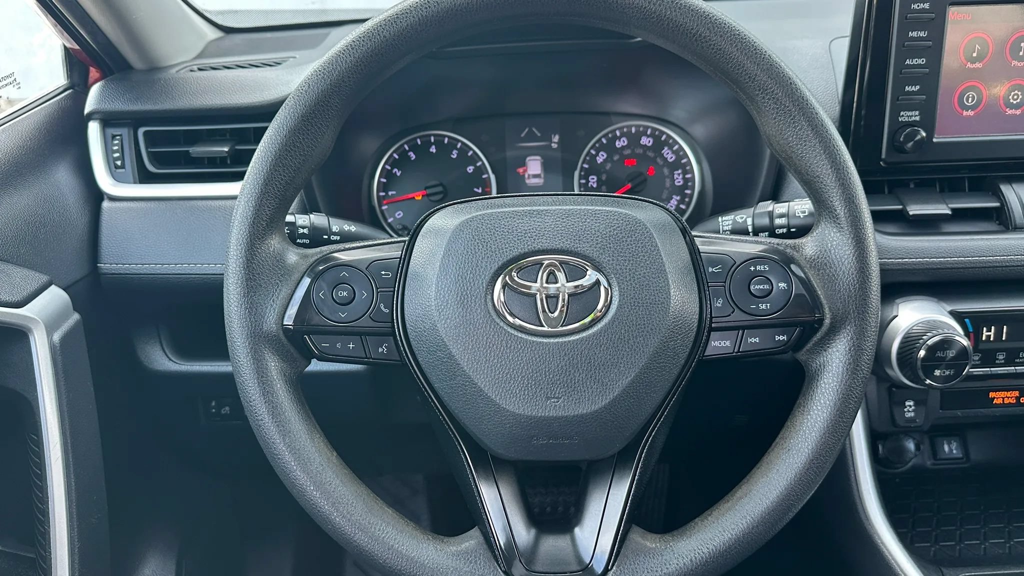 Used 2019 Toyota RAV4 XLE w/ All Weather Liner Package AWD/4WD image 19