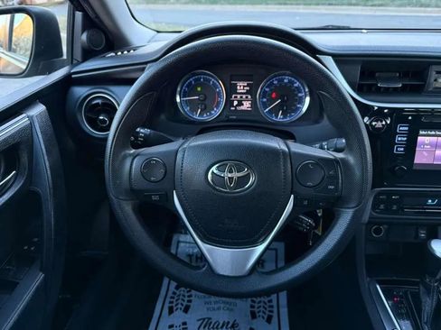Used 2019 Toyota Corolla LE image 21
