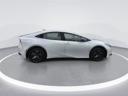 Used 2024 Toyota Prius Prime XSE Premium image 9