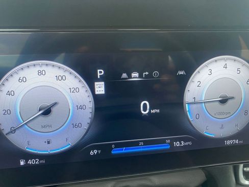 Used 2025 Hyundai Elantra SEL image 40