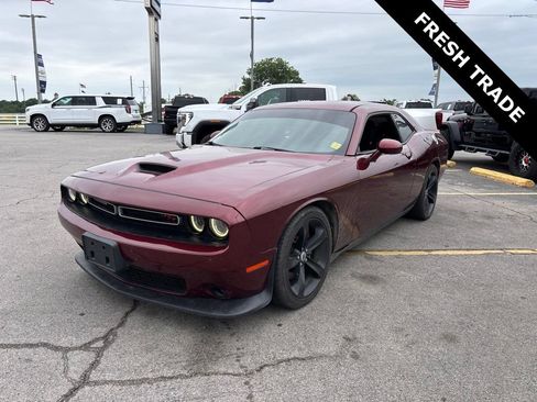 Used 2019 Dodge Challenger R/T w/ Driver Convenience Group RWD image 4