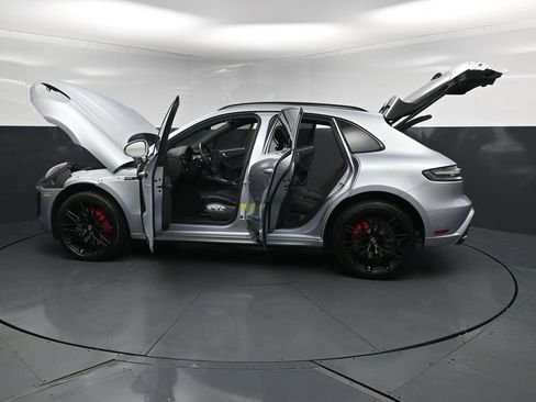 New 2024 Porsche Macan GTS AWD/4WD image 32