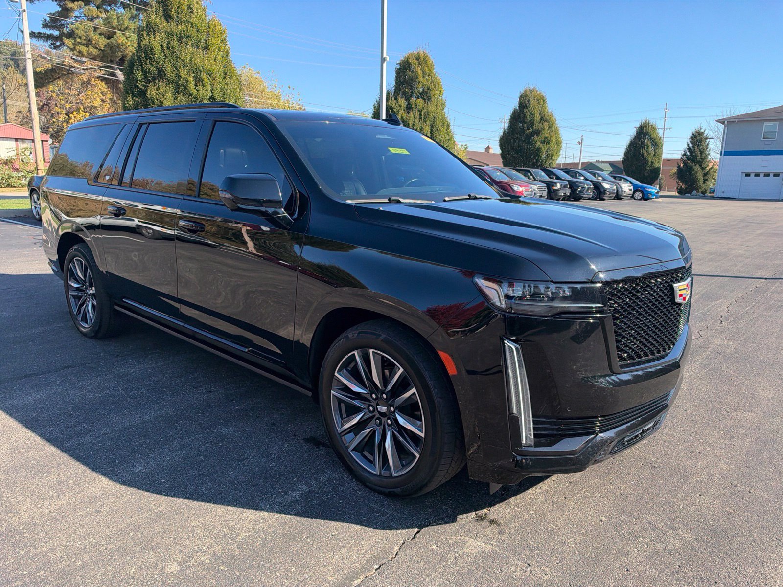 Used 2022 Cadillac Escalade ESV Sport Platinum w/ Heavy-Duty Trailer Package AWD/4WD image 7