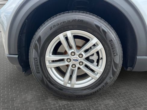 Used 2022 Ford Explorer XLT w/ Class IV Trailer Tow Package AWD/4WD image 17