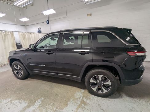 Used 2022 Jeep Grand Cherokee Limited 4xe w/ Luxury Tech Group II AWD/4WD image 10