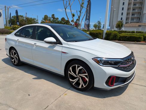 Used 2023 Volkswagen Jetta GLI Autobahn image 1