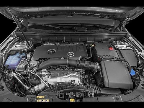 Used 2023 Mercedes-Benz GLB 250 4MATIC image 98