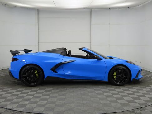 Used 2023 Chevrolet Corvette Stingray Premium Conv w/ Z51 Performance Package image 4