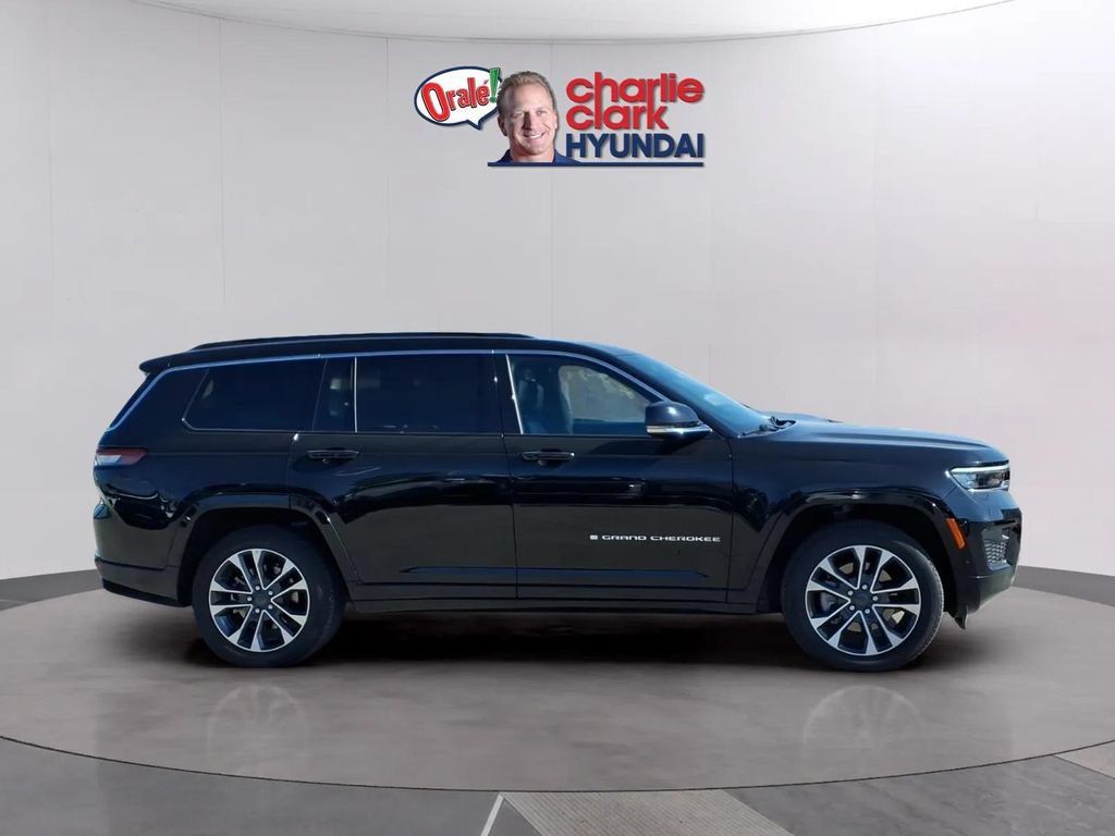 Used 2025 Jeep Grand Cherokee L Overland w/ Luxury Tech Group IV AWD/4WD image 6