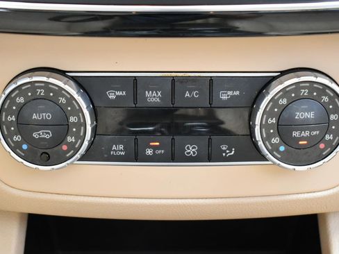 Used 2018 Mercedes-Benz GLS 450 4MATIC w/ Premium Package image 25