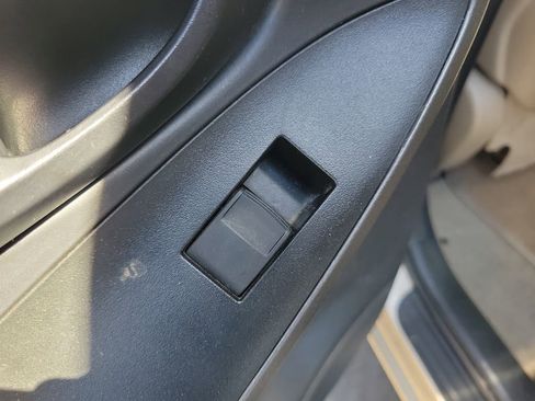 Used 2012 Toyota RAV4 FWD w/ Upgrade Value Pkg image 14