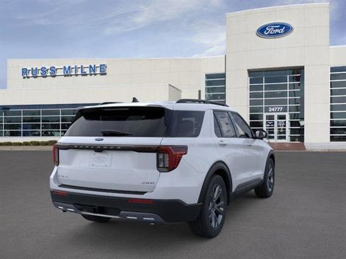 Used 2026 Ford Explorer Active w/ Active Comfort Package AWD/4WD image 8