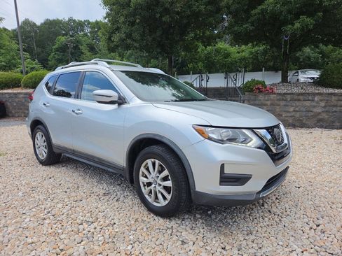 Used 2018 Nissan Rogue SV AWD/4WD image 1