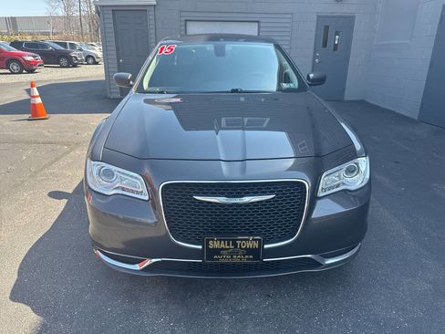 Used 2015 Chrysler 300 Limited image 2