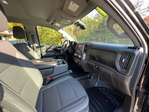 Used 2024 GMC Sierra 2500 Pro w/ Fleet Convenience Package image 8