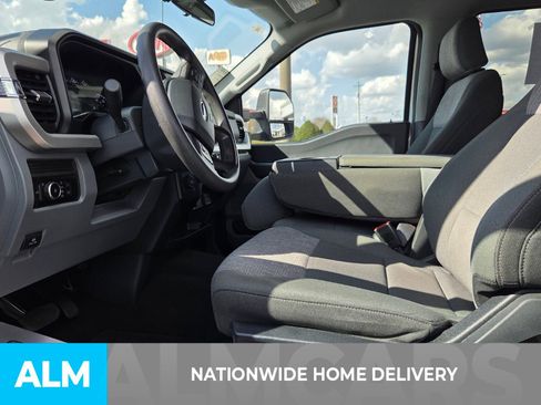 Used 2025 Ford F250 XLT image 4
