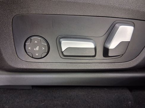 Certified 2023 BMW X4 M40i w/ Premium Package image 12