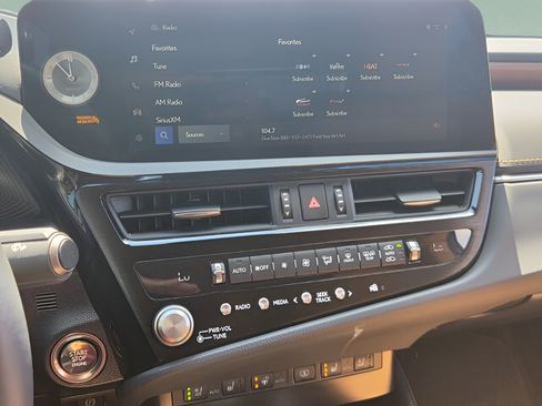 Used 2023 Lexus ES 350 w/ Premium Package FWD image 16