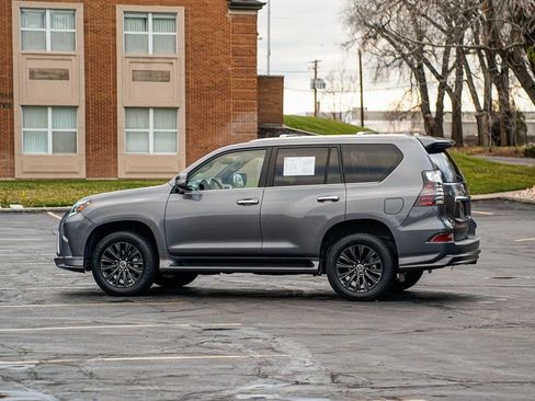 Used 2023 Lexus GX 460 Premium w/ Accessory Package image 7