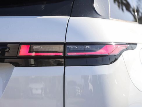 New 2026 Land Rover Range Rover Evoque S image 9