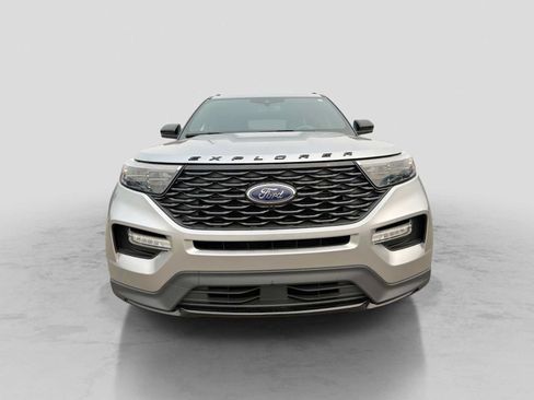 Certified 2024 Ford Explorer ST-Line w/ Class IV Trailer Tow Package AWD/4WD image 9
