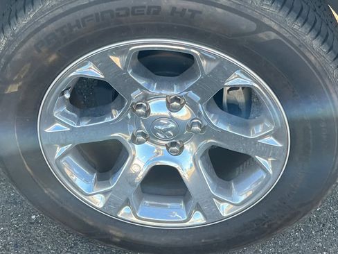 Used 2017 RAM 1500 Laramie w/ Convenience Group AWD/4WD image 22