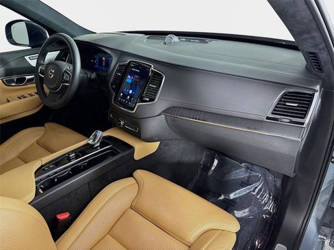 Used 2023 Volvo XC90 T8 Ultimate w/ Lounge Package AWD/4WD image 32