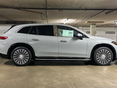 New 2025 Mercedes-Benz Maybach EQS 680 4MATIC image 7