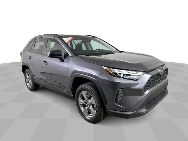 Used 2025 Toyota RAV4 LE AWD/4WD image 2
