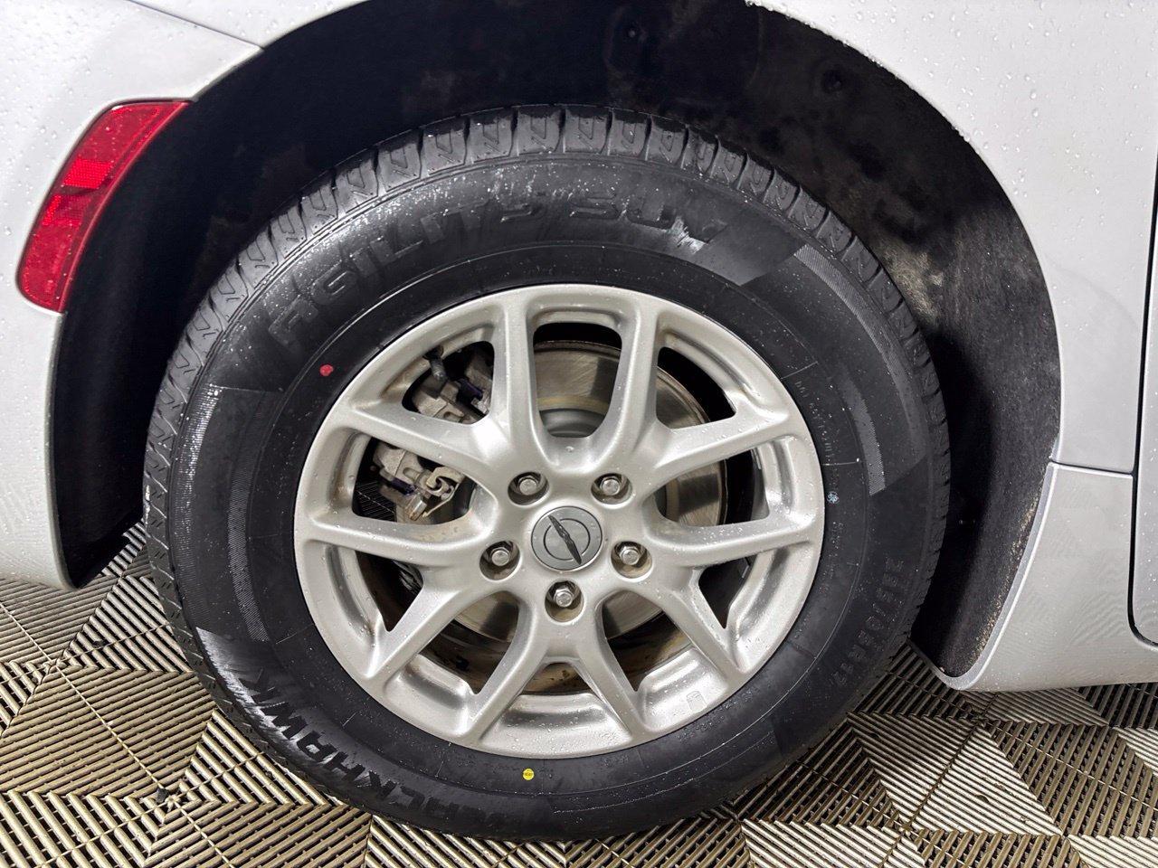 Used 2024 Chrysler Pacifica Touring-L FWD image 26