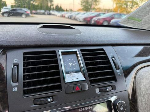 Used 2010 Cadillac DTS Luxury image 26