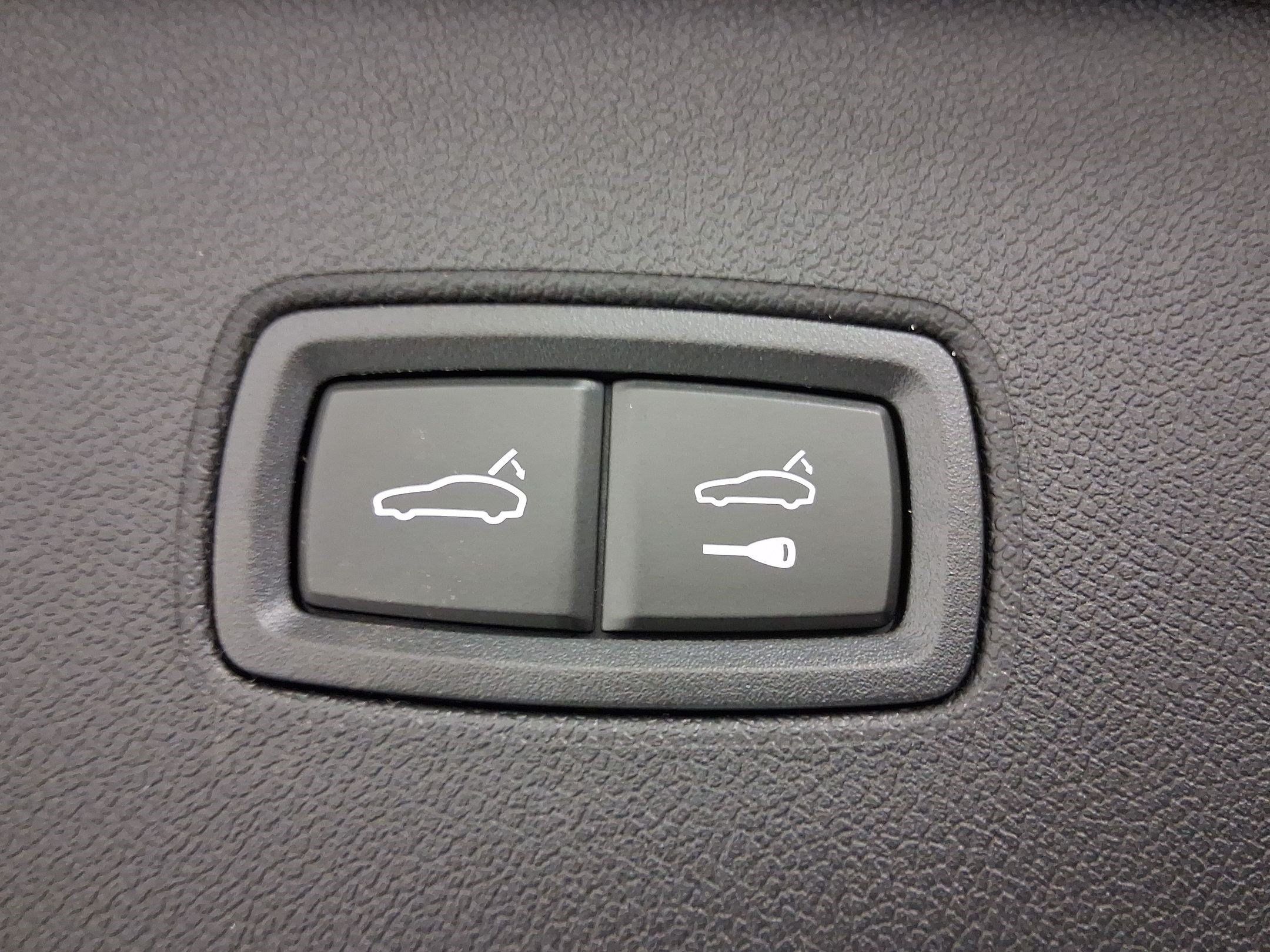 Used 2026 Porsche Cayenne AWD/4WD image 25