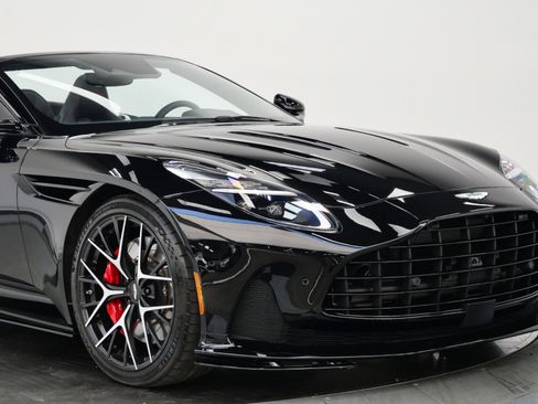 Used 2025 Aston Martin DB12 Convertible RWD image 50