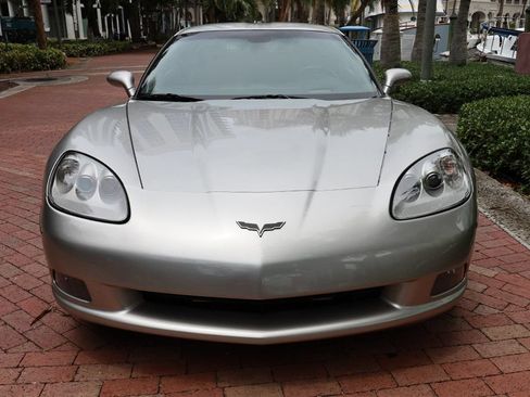 Used 2005 Chevrolet Corvette Coupe w/ Preferred Equipment Group RWD image 20