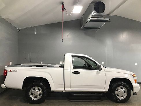 Used 2008 Chevrolet Colorado LS image 2