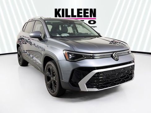 Used 2025 Volkswagen Taos SEL image 1
