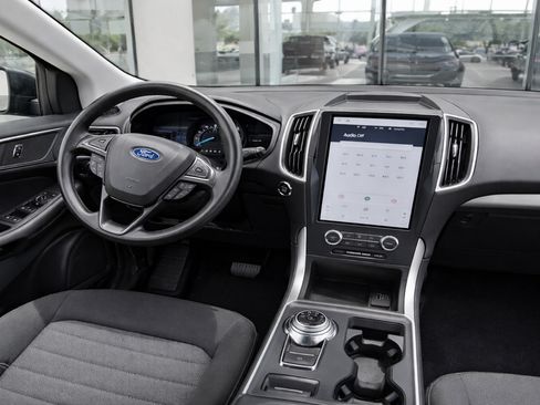 Used 2024 Ford Edge SE AWD/4WD image 10