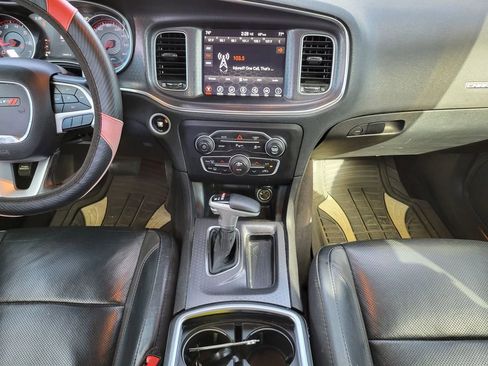 Used 2017 Dodge Charger R/T w/ Plus Group image 17