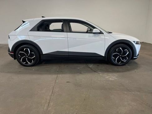 Used 2024 Hyundai Ioniq 5 SEL RWD image 2