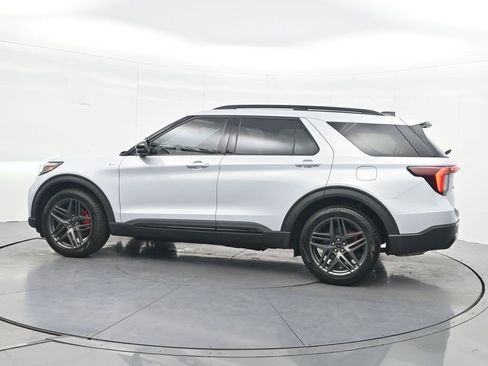 Used 2026 Ford Explorer ST-Line w/ ST-Line Street Pack RWD image 8