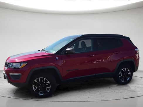 Used 2018 Jeep Compass Trailhawk AWD/4WD image 12